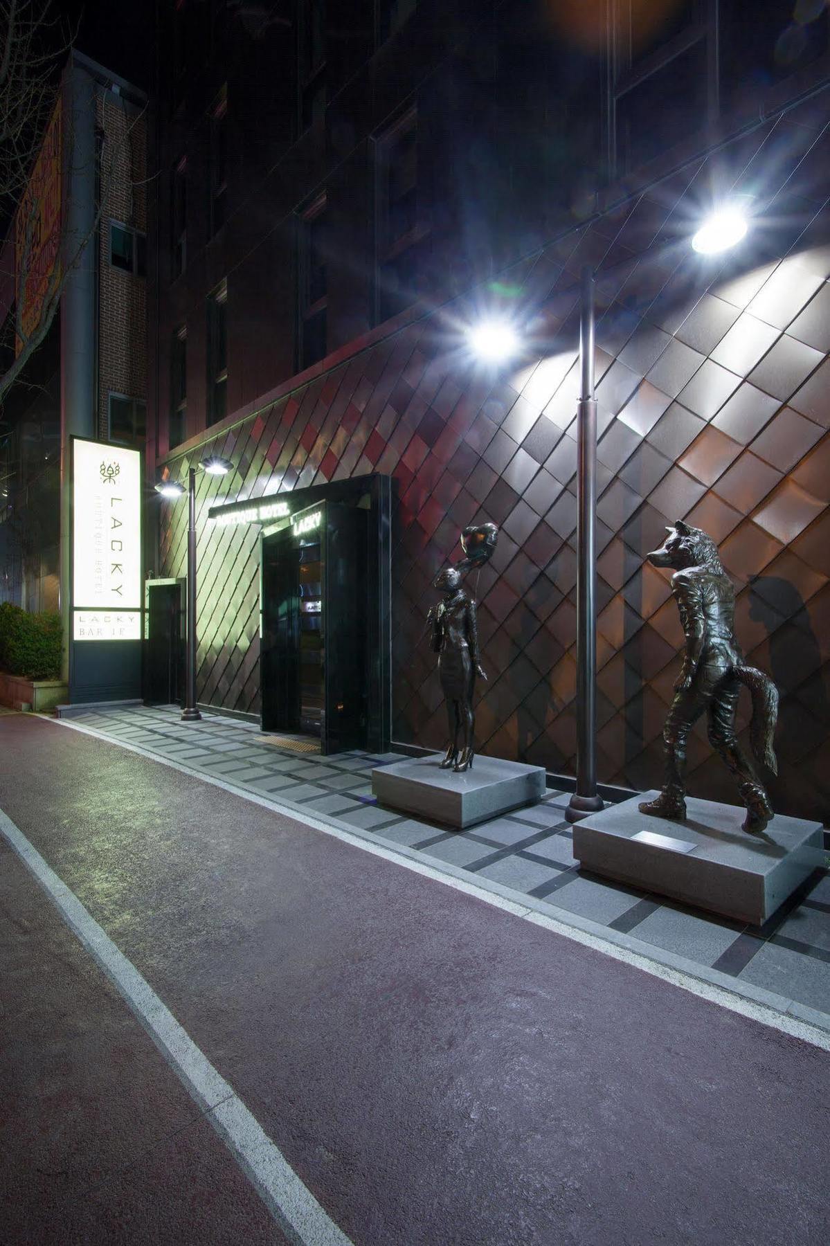 Hotel Lacky Теджън Екстериор снимка